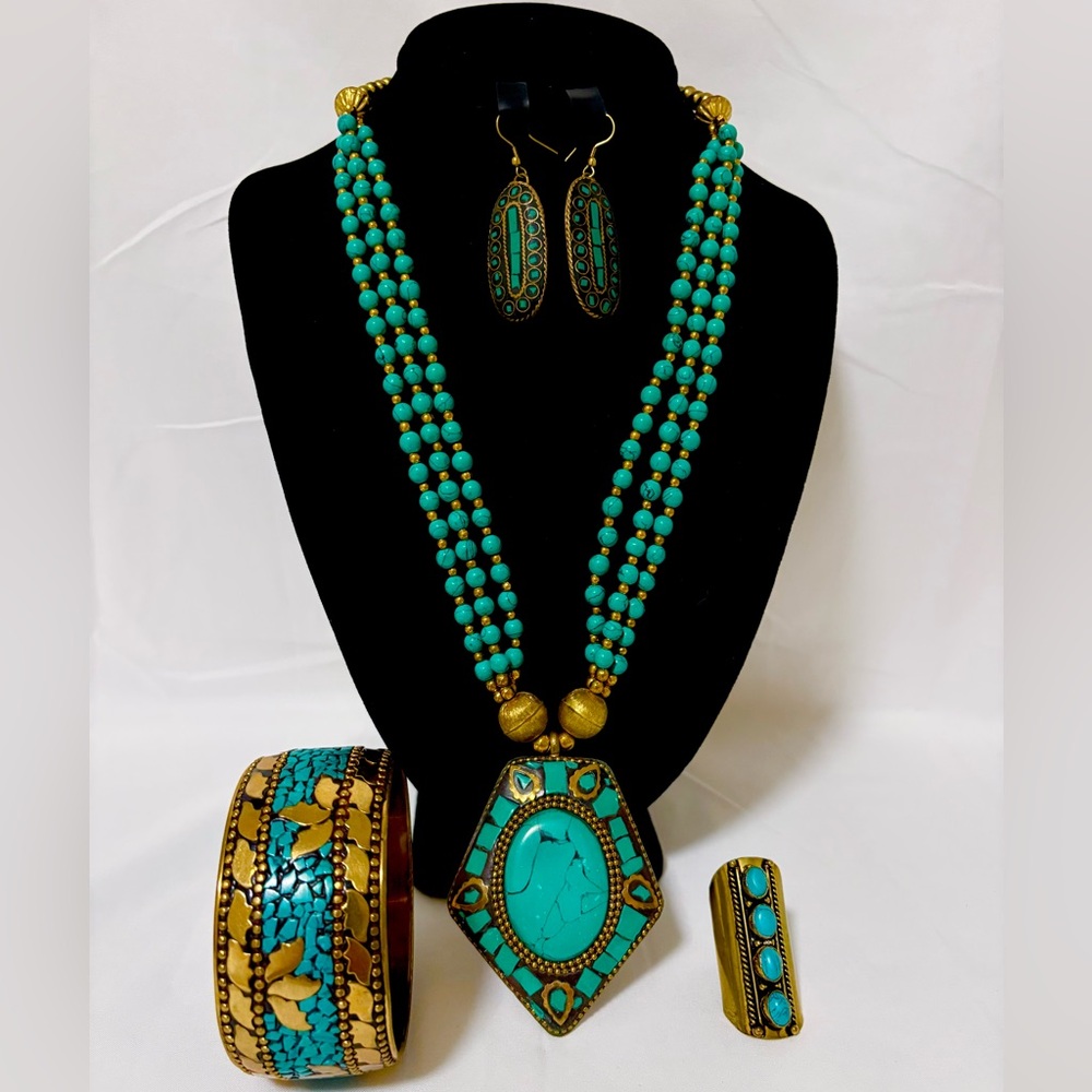 Handmade Himalayan jewelry necklace set